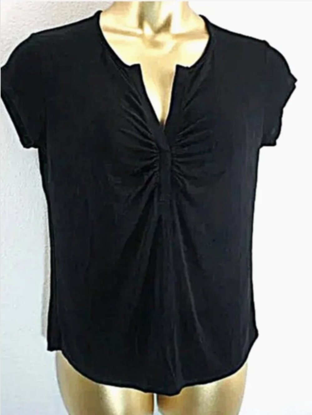 Chico's Travelers V-Neck Short Sleeve Top size 2
